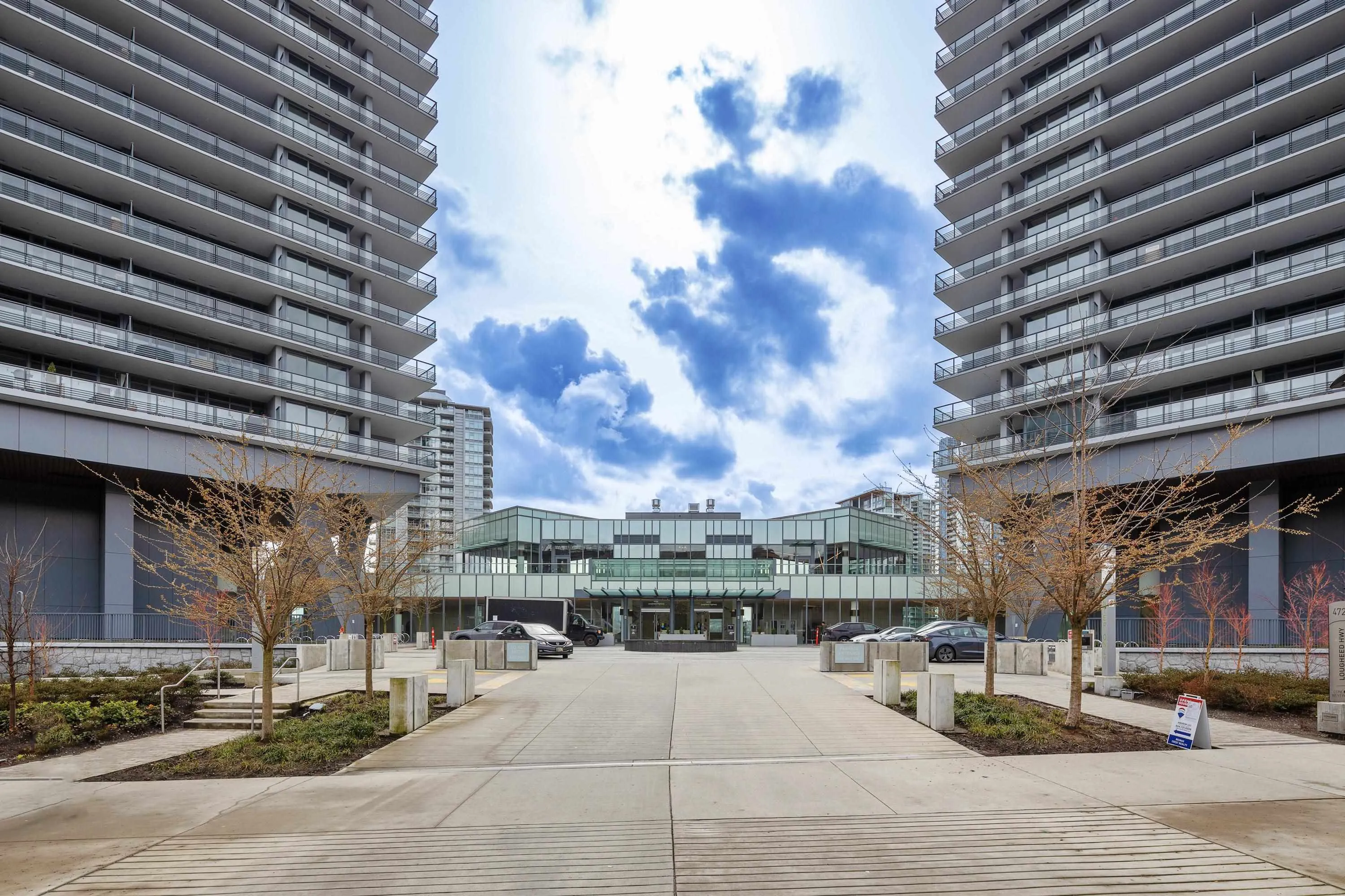 3508 4720 Lougheed Highway