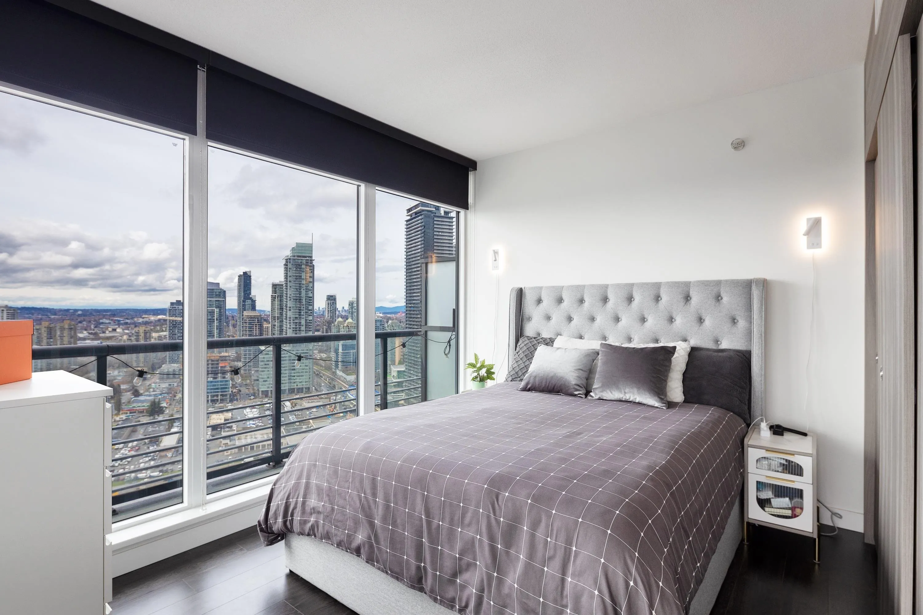 3508 4720 Lougheed Highway