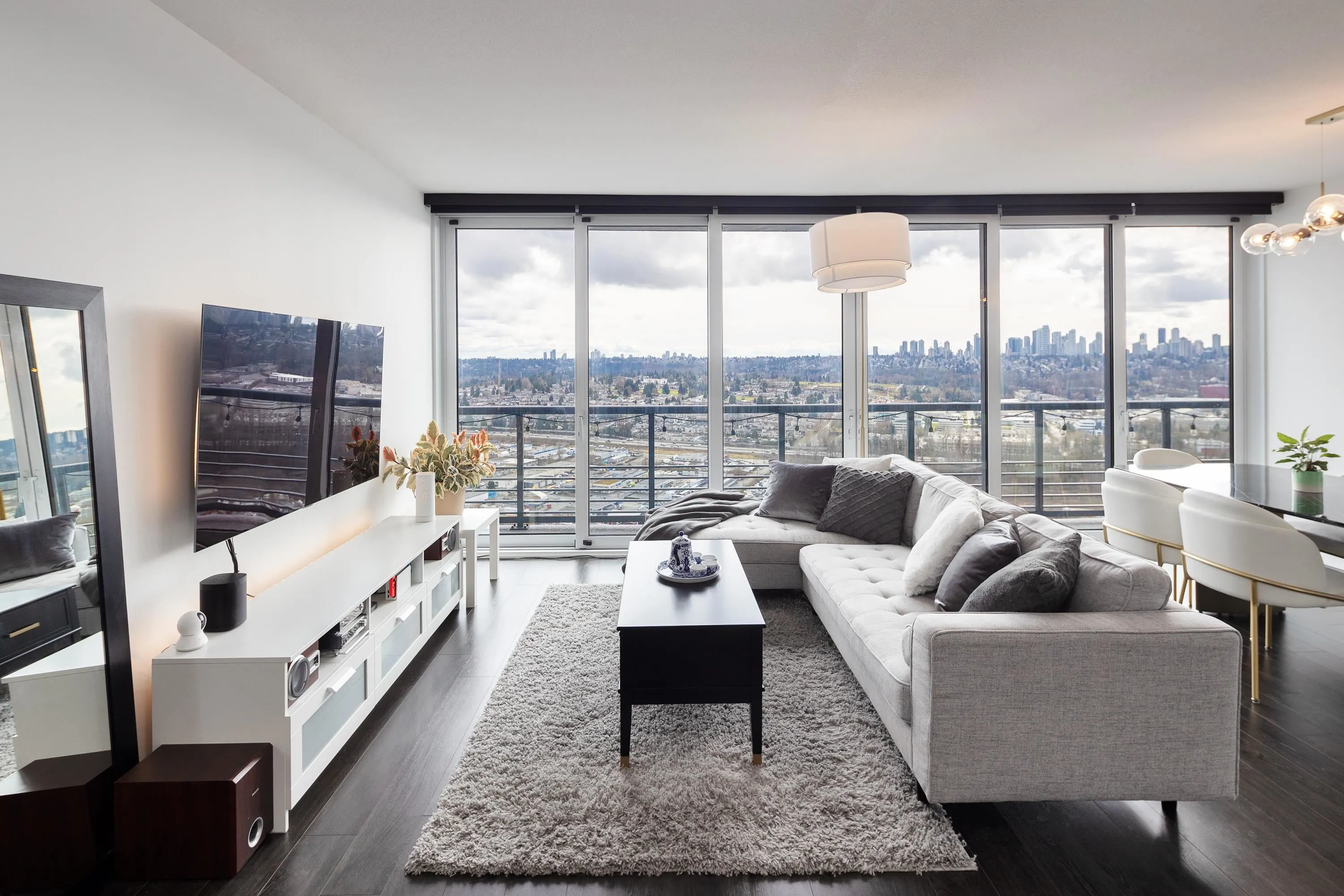 3508 4720 Lougheed Highway