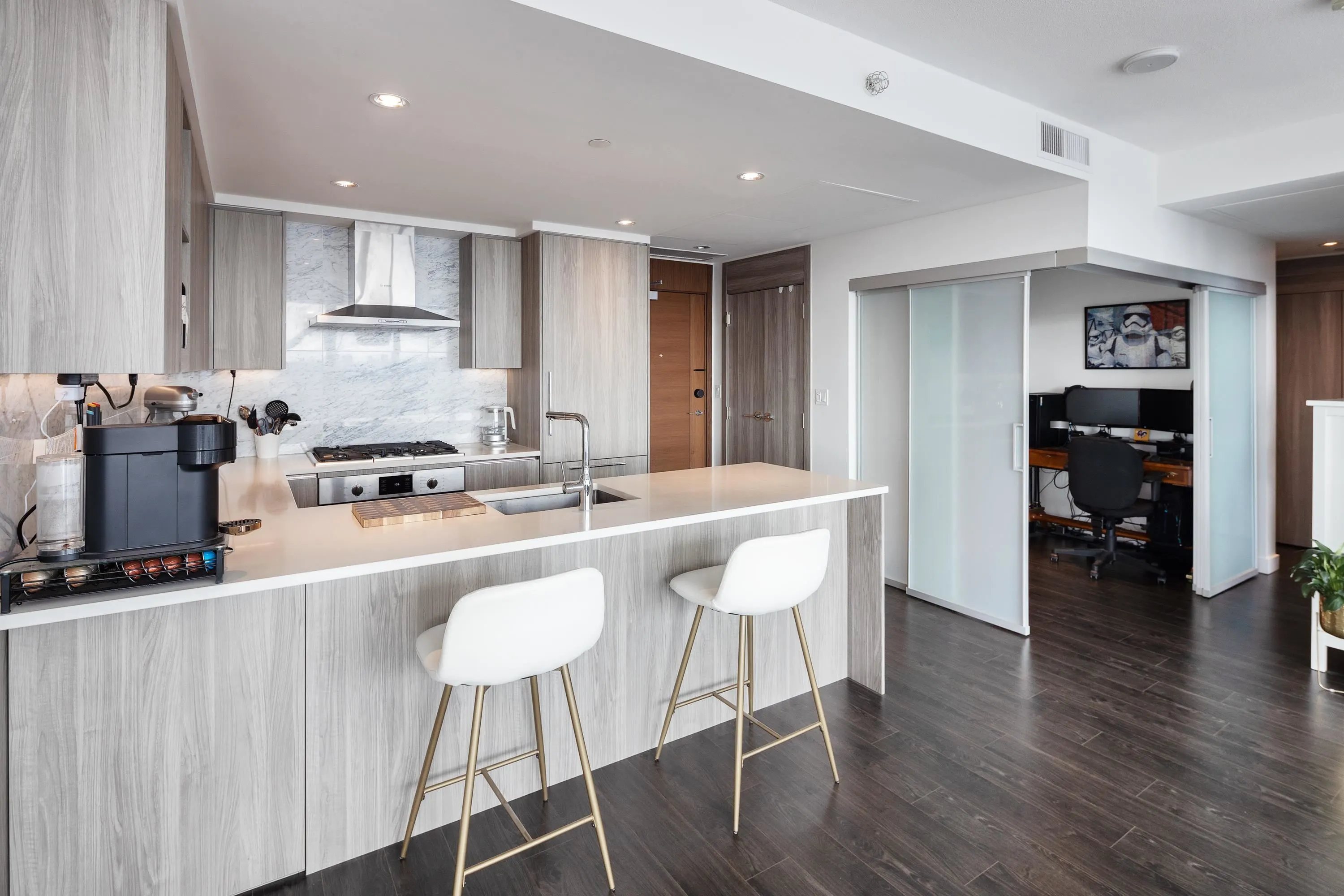 3508 4720 Lougheed Highway