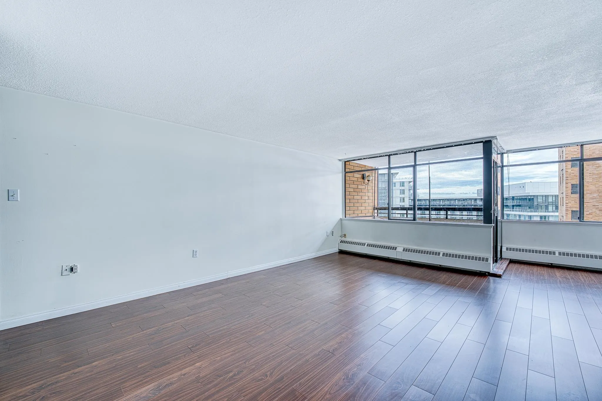 1311 6631 Minoru Boulevard
