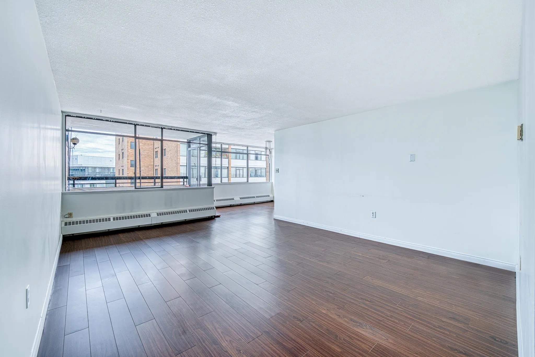 1311 6631 Minoru Boulevard
