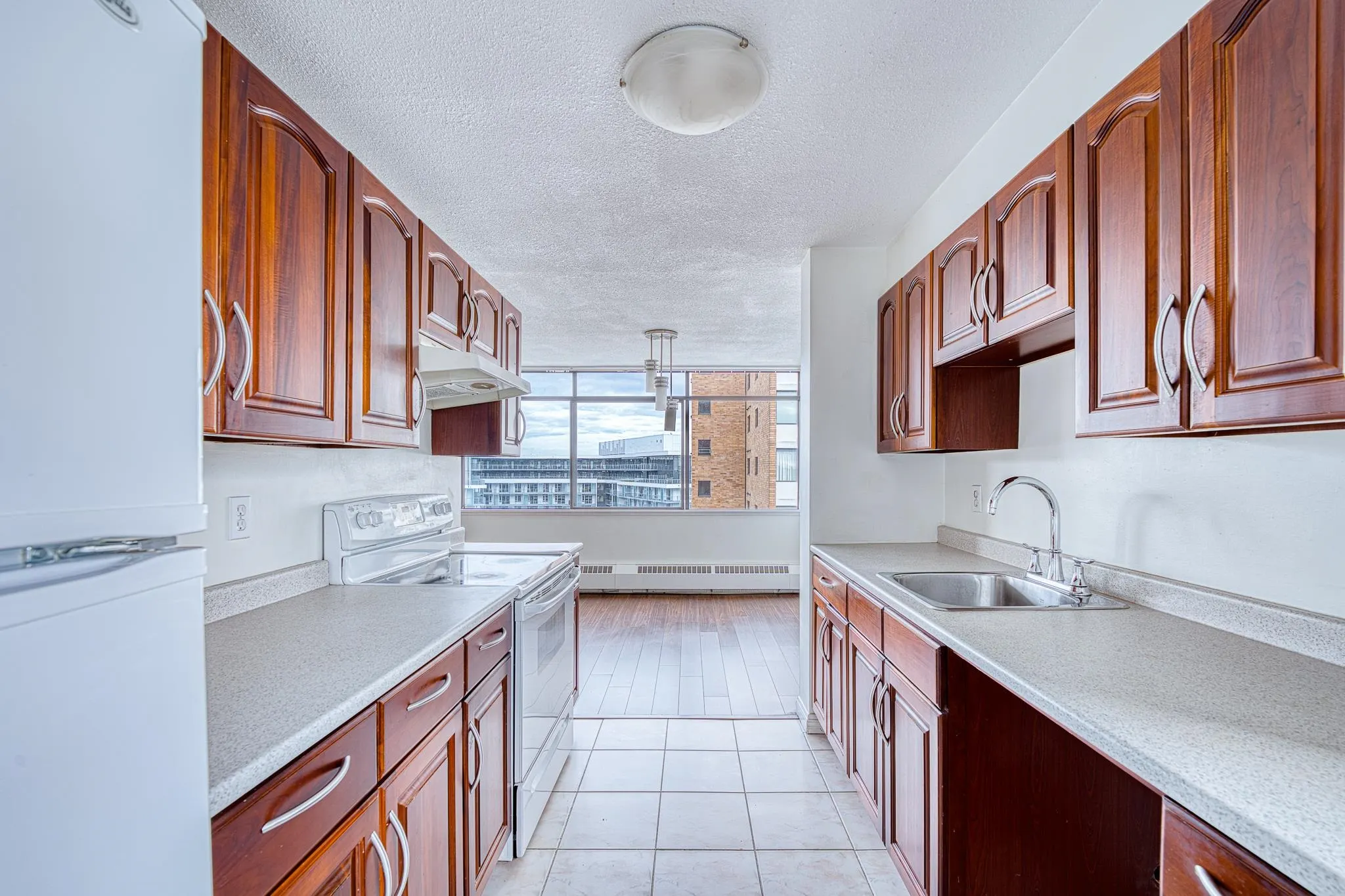 1311 6631 Minoru Boulevard