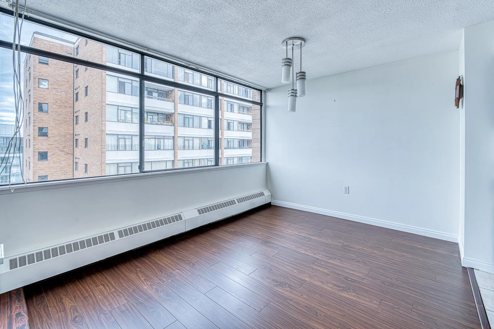 1311 6631 Minoru Boulevard