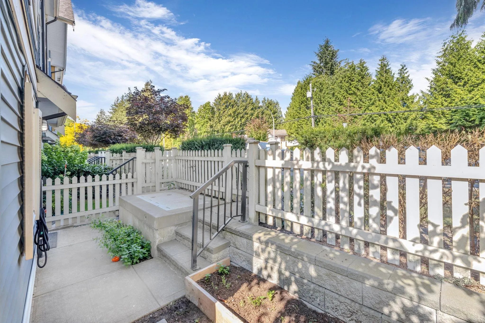 12 14388 103 Avenue