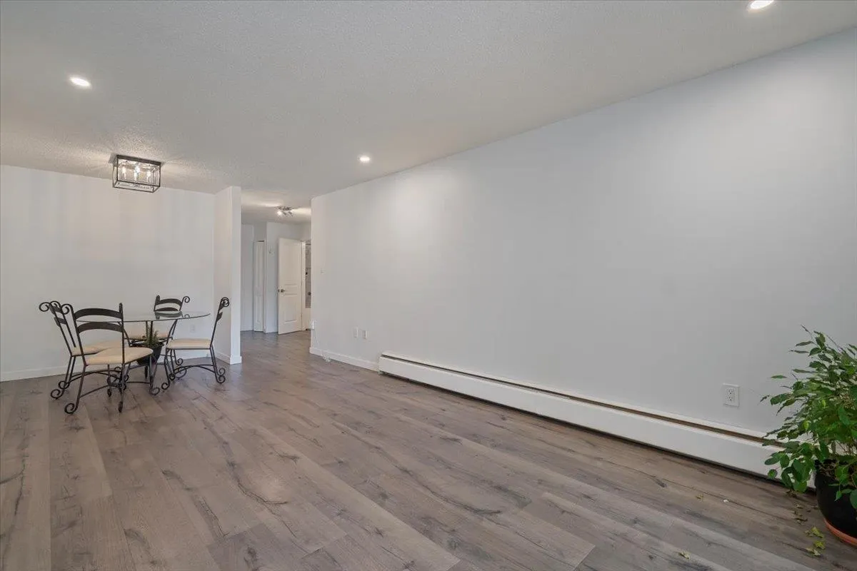 168C 8635 120 Street
