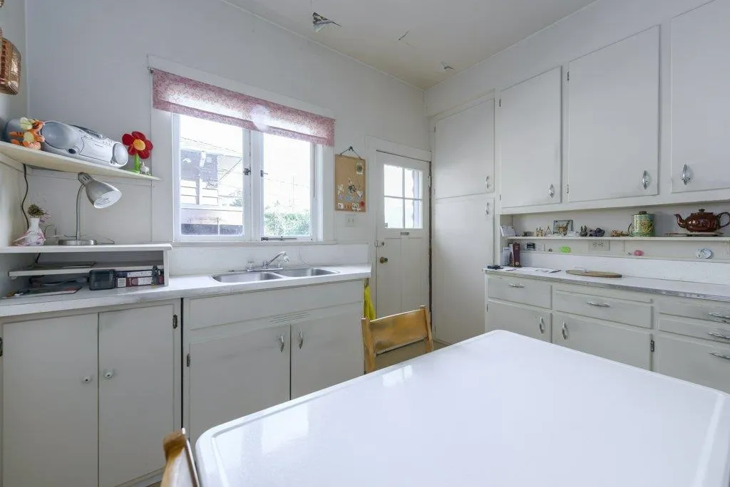 535 W 15th Street