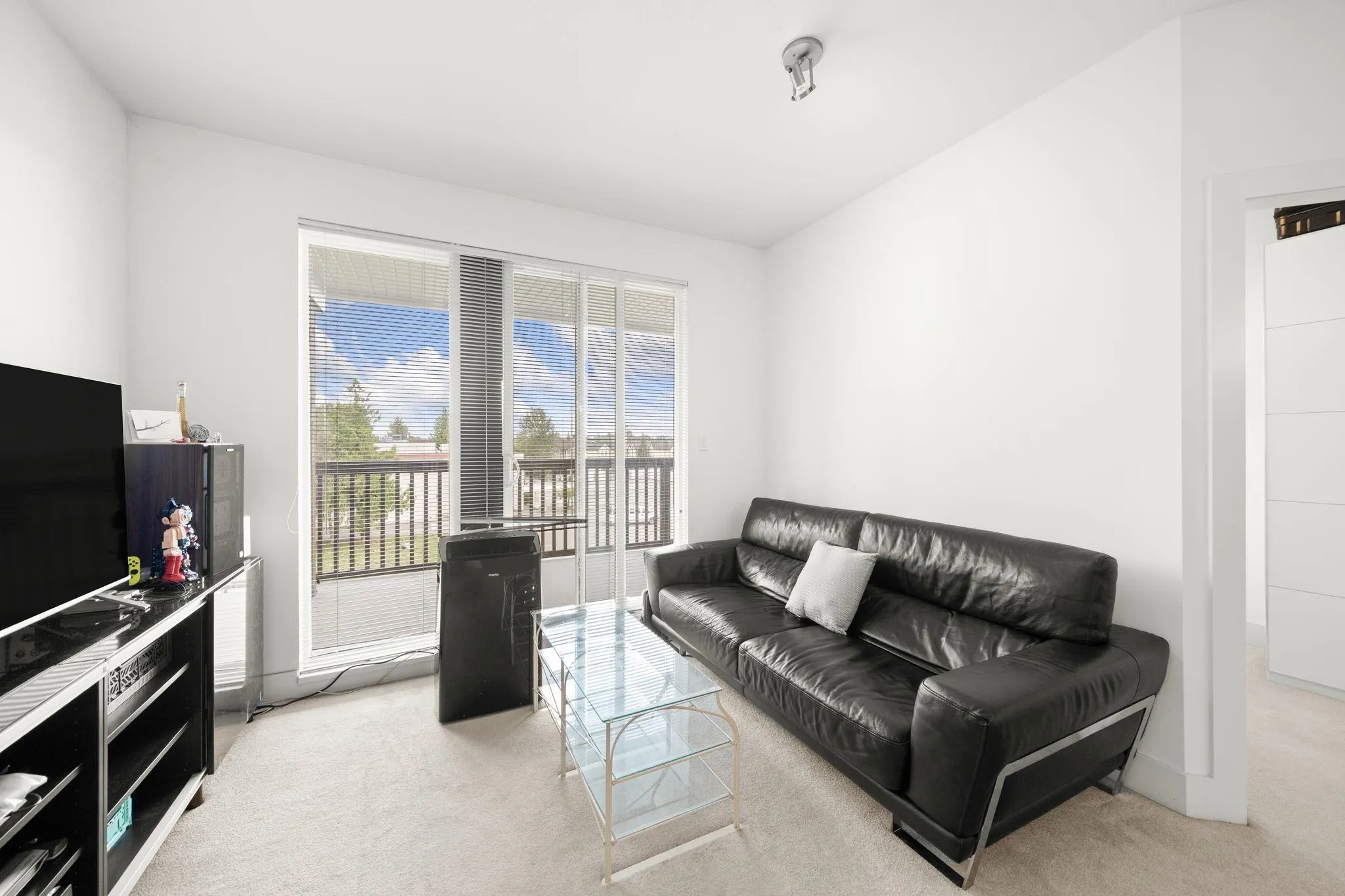 318 6033 Katsura Street