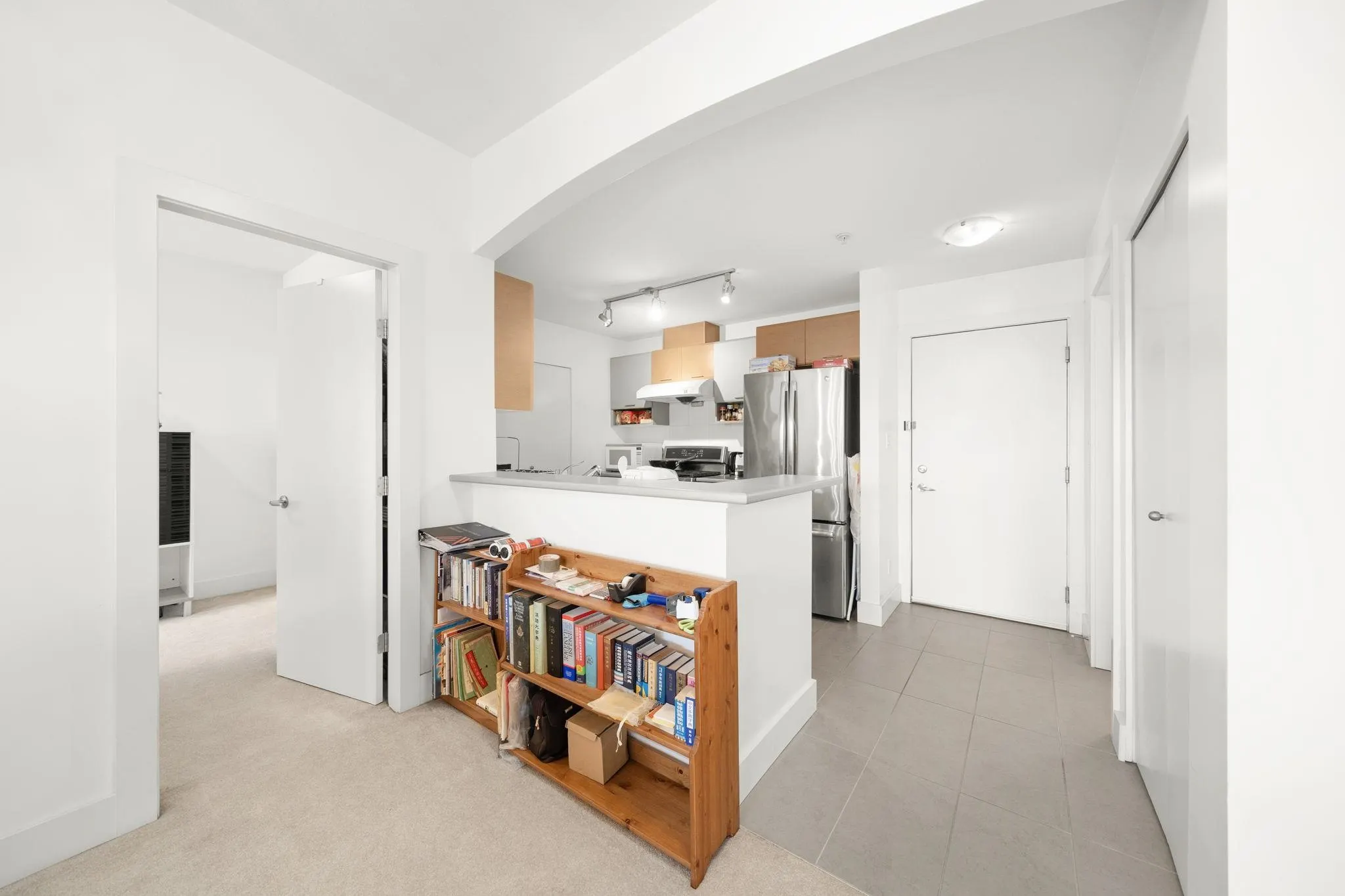 318 6033 Katsura Street