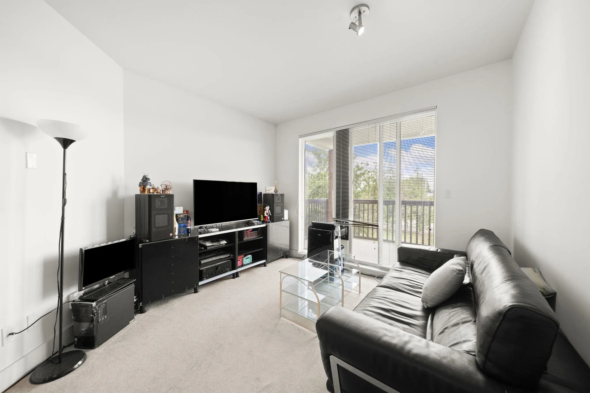 318 6033 Katsura Street