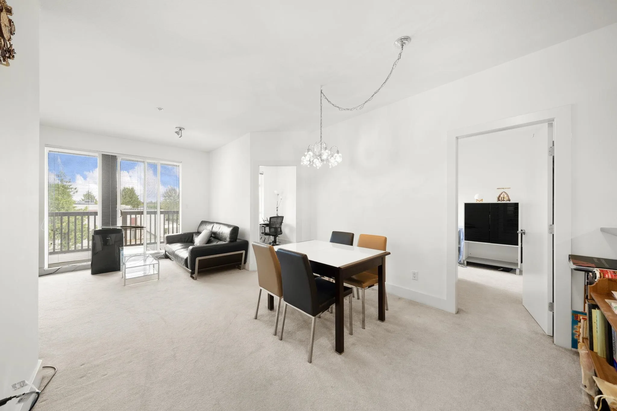 318 6033 Katsura Street