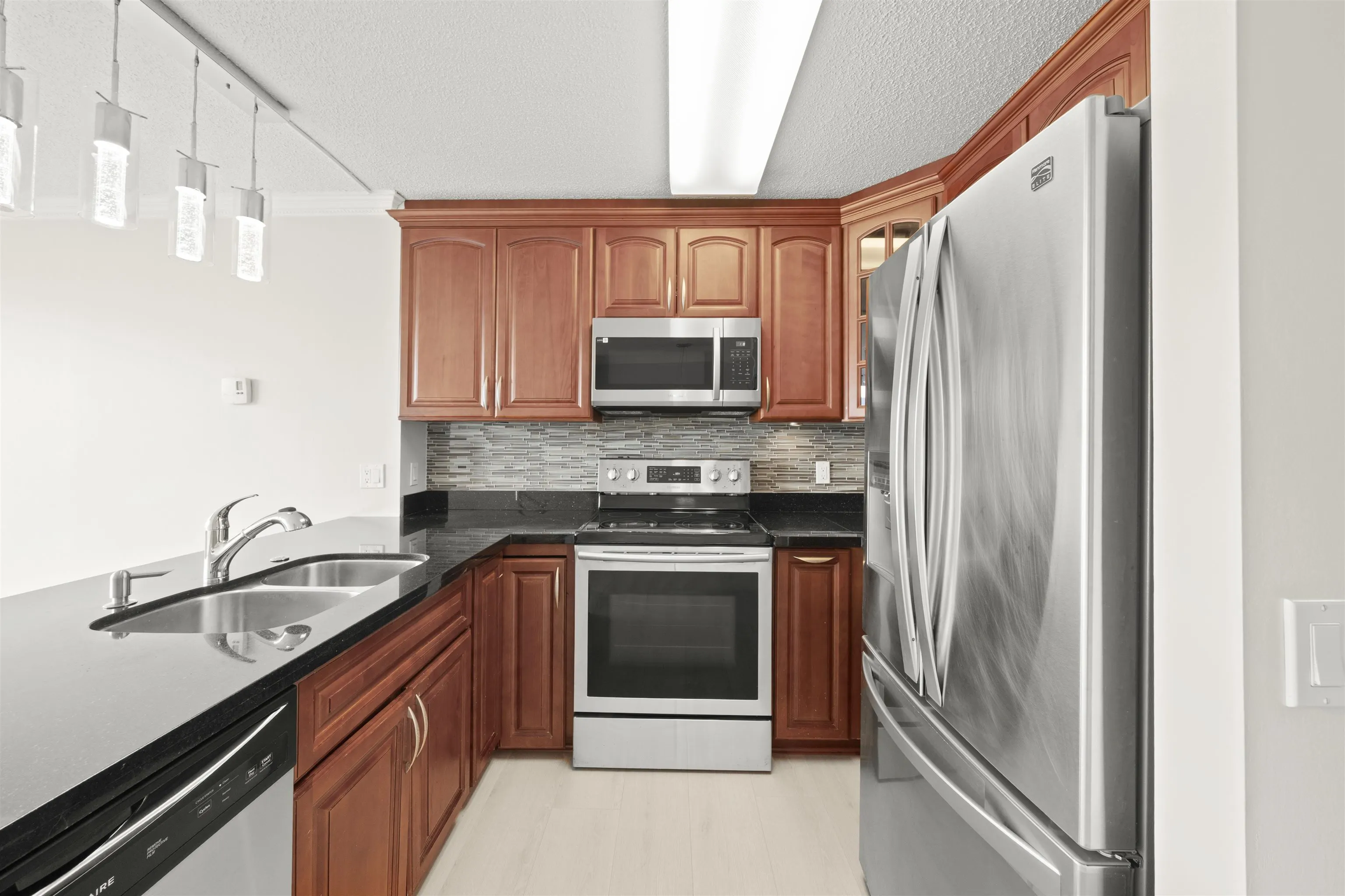 1807 3970 Carrigan Crescent