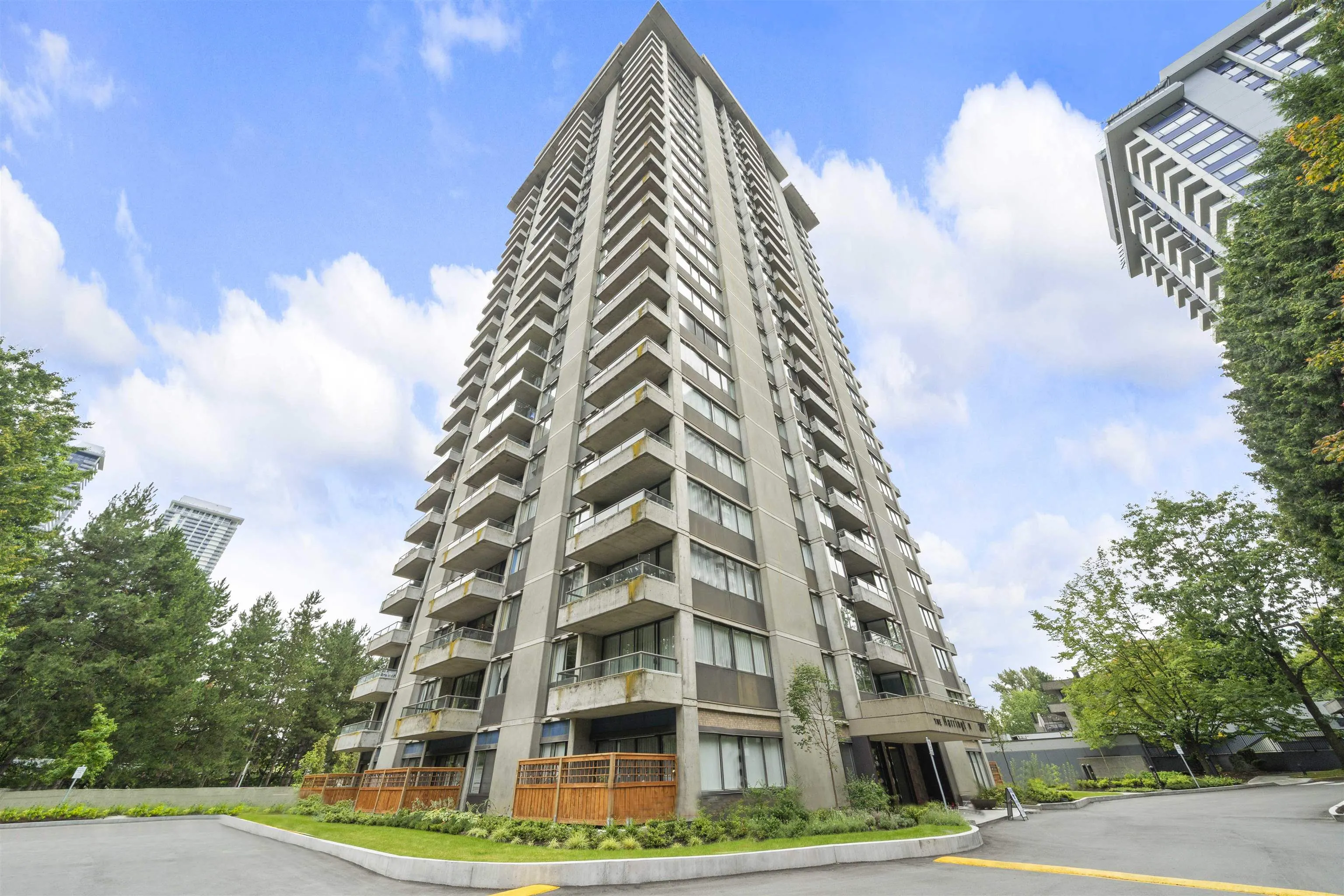 1807 3970 Carrigan Crescent