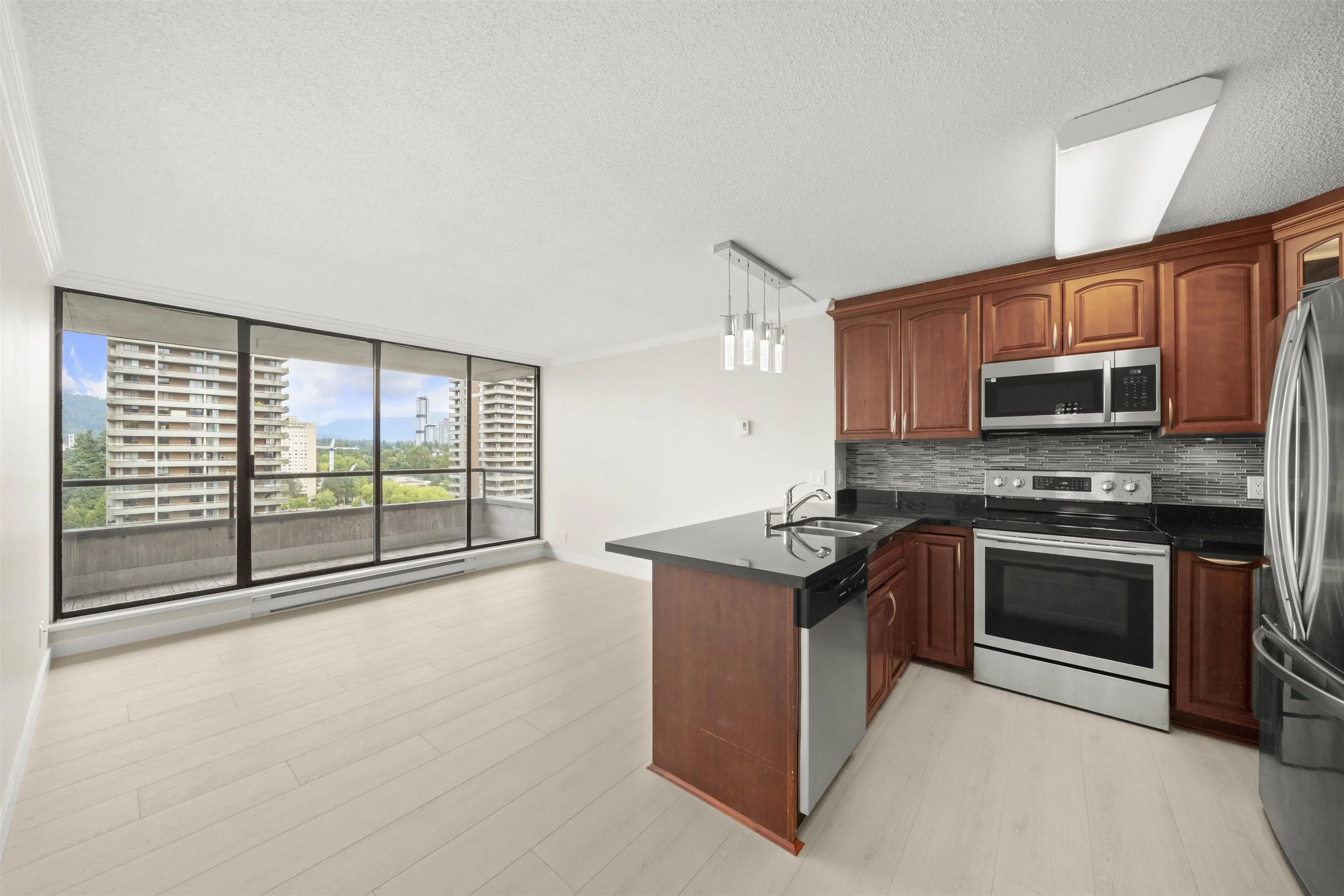 1807 3970 Carrigan Crescent