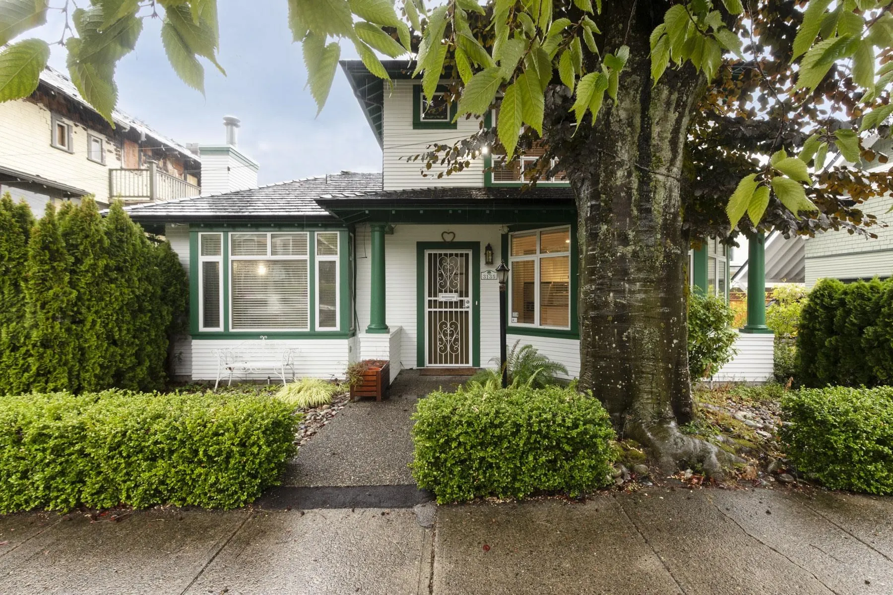 3135 Maple Street