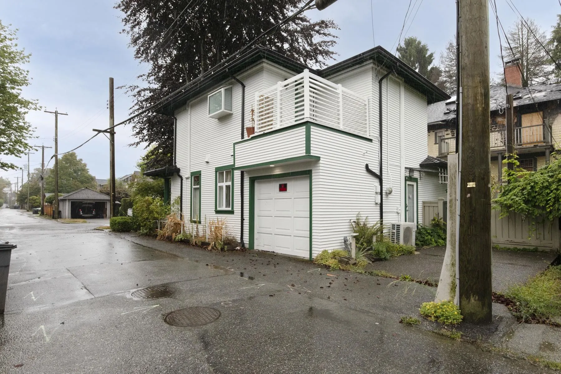 3135 Maple Street