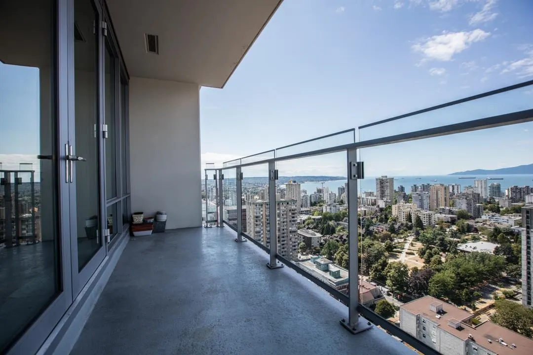 3005 1028 Barclay Street