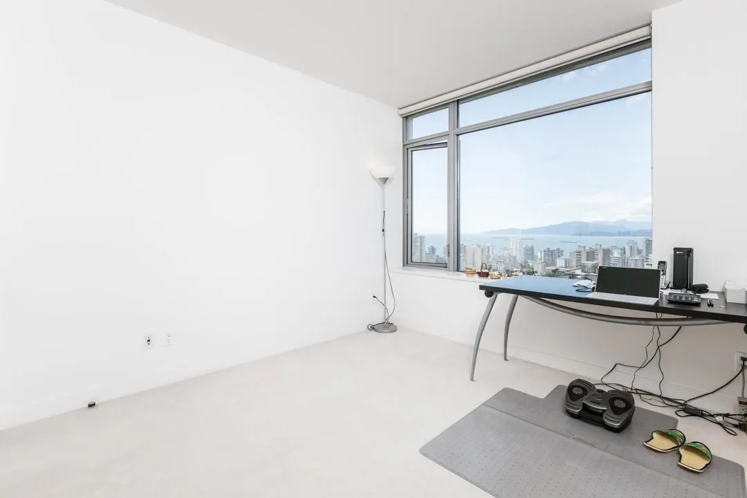 3005 1028 Barclay Street