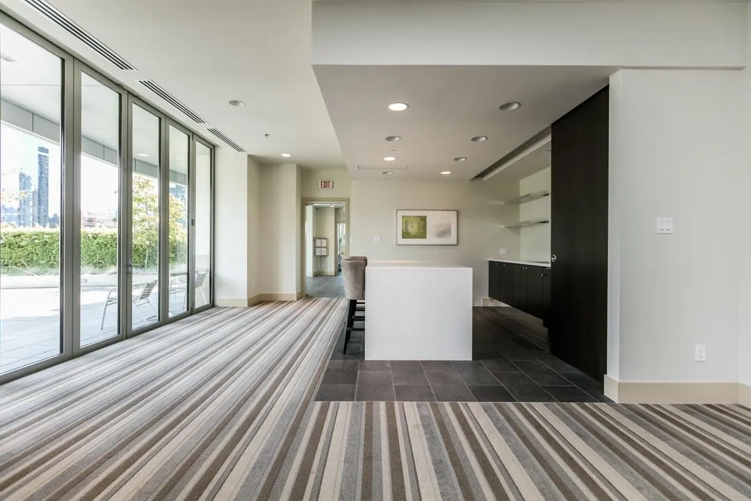 3005 1028 Barclay Street