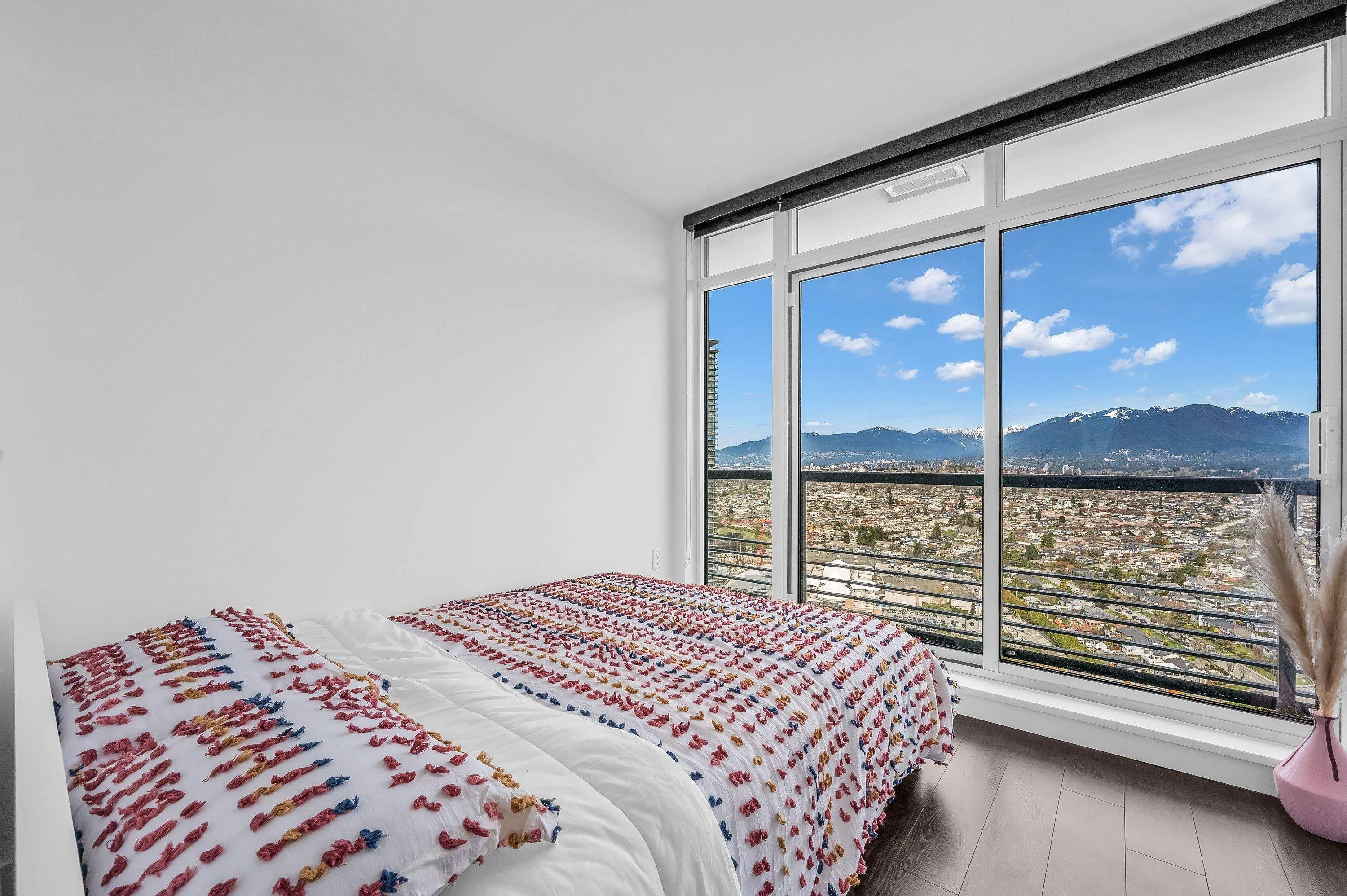 4202 4720 Lougheed Highway