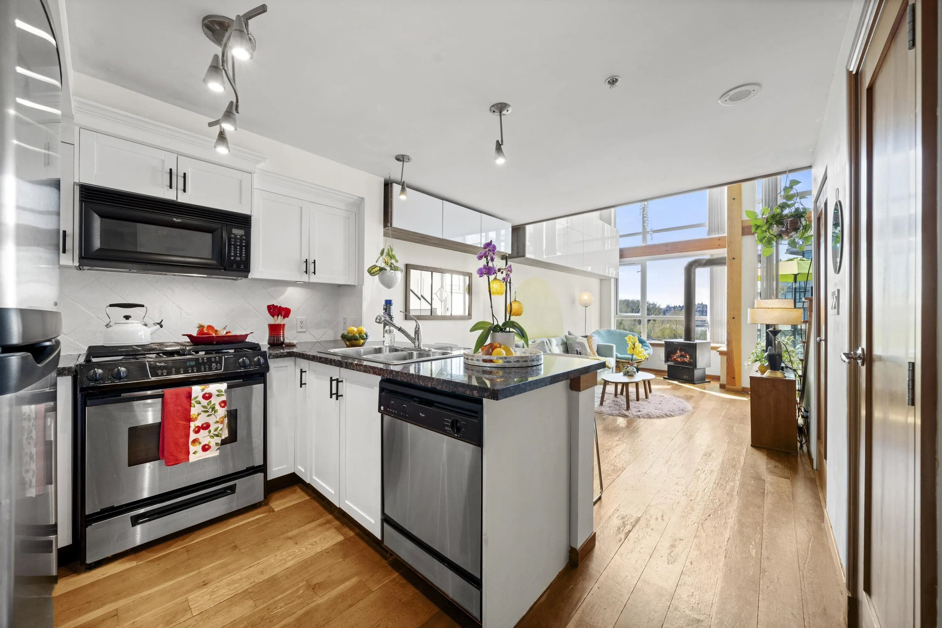 508 10 Renaissance Square