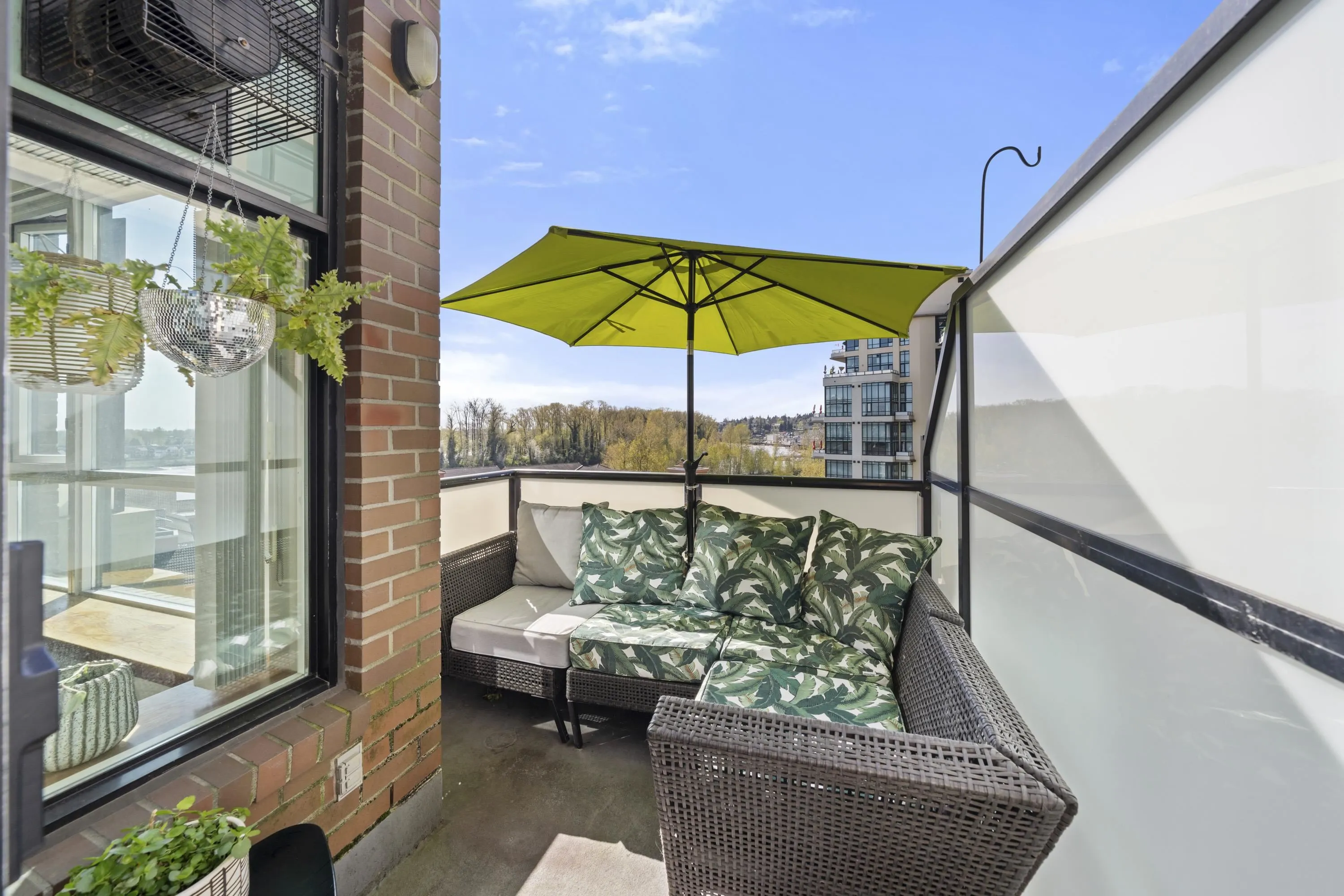 508 10 Renaissance Square