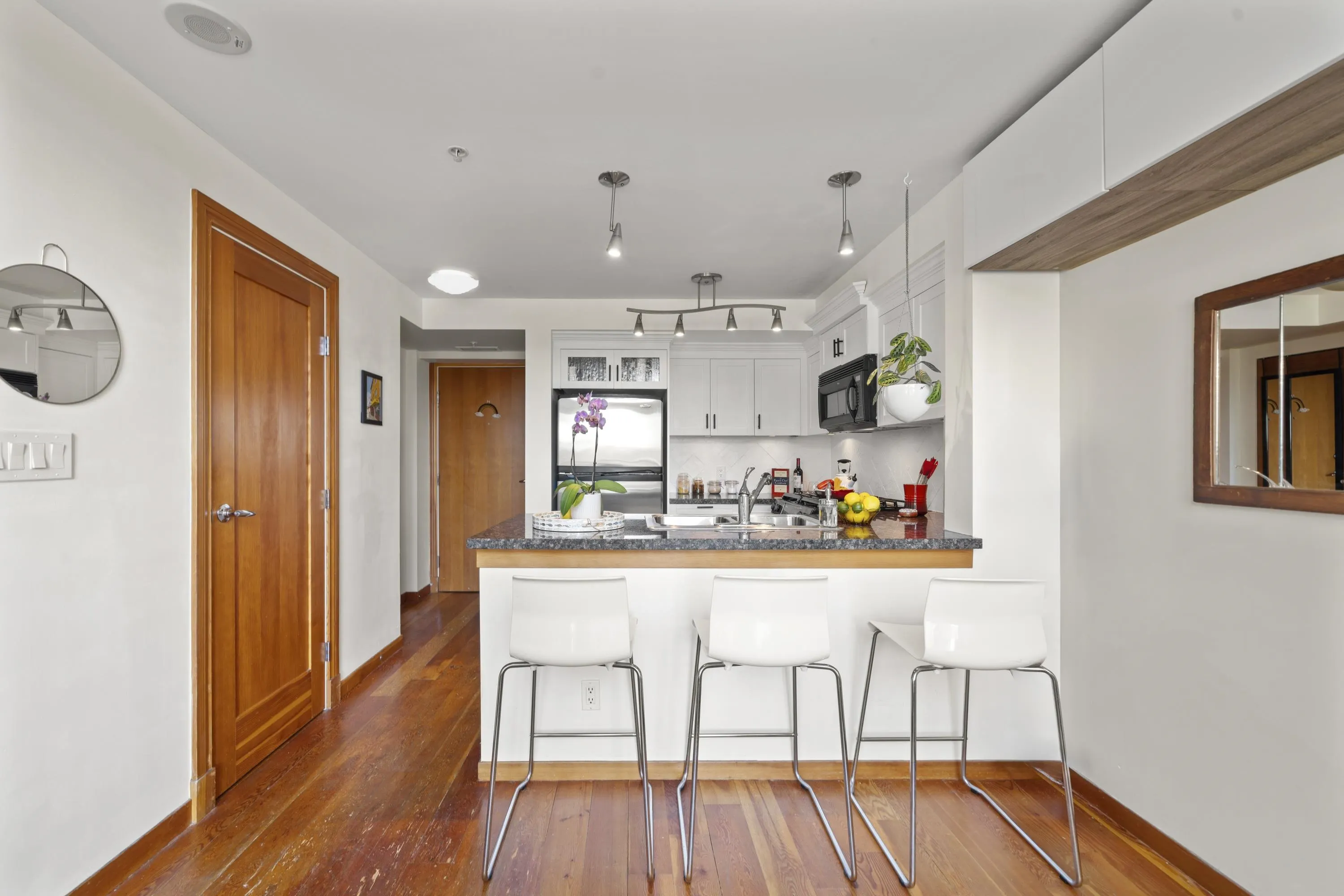508 10 Renaissance Square