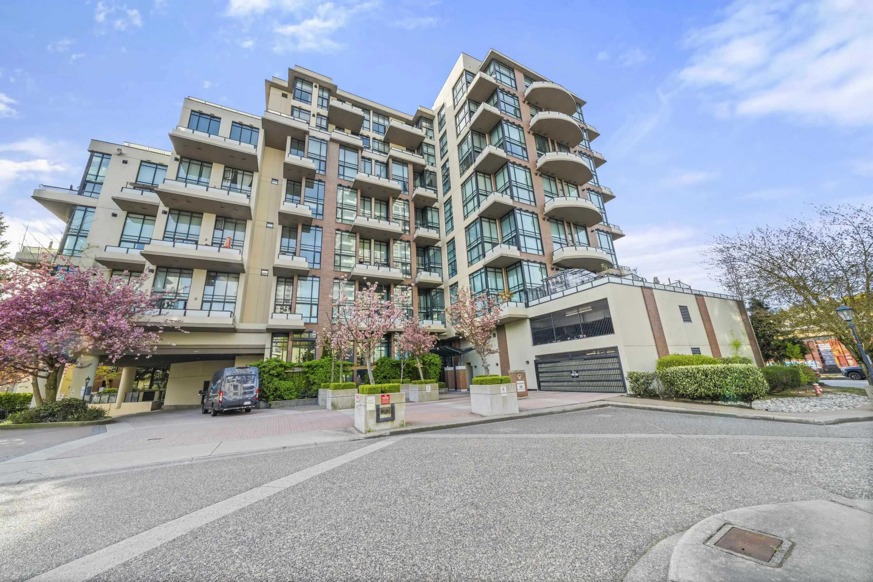 508 10 Renaissance Square