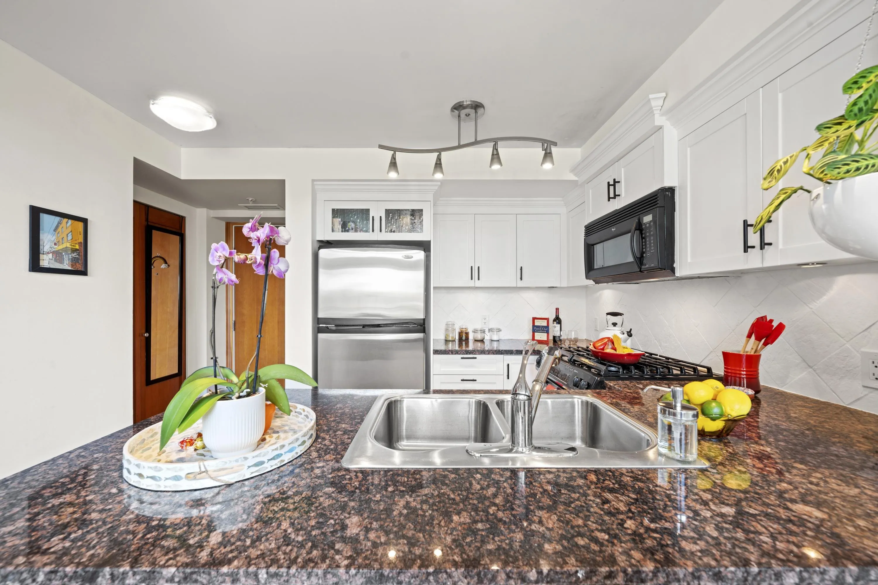 508 10 Renaissance Square