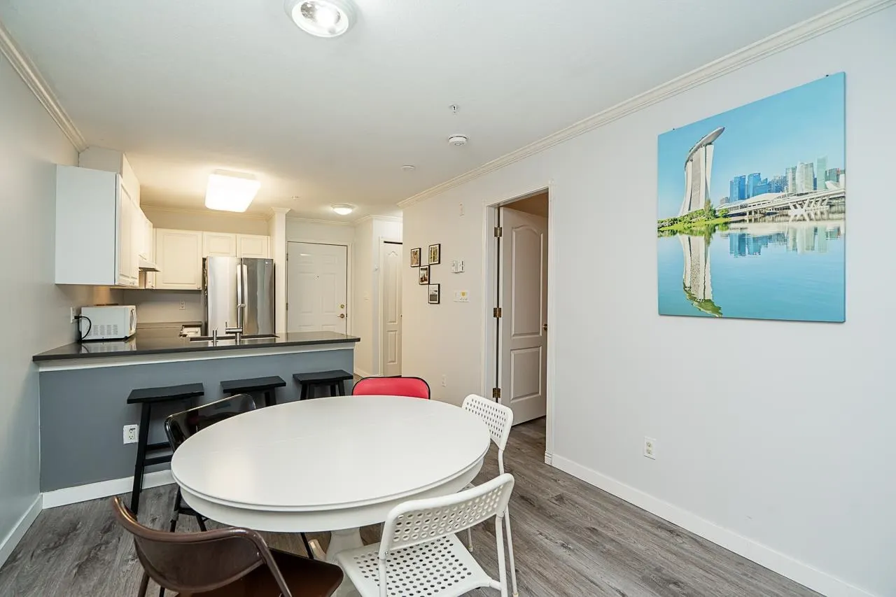 209 5880 Dover Crescent