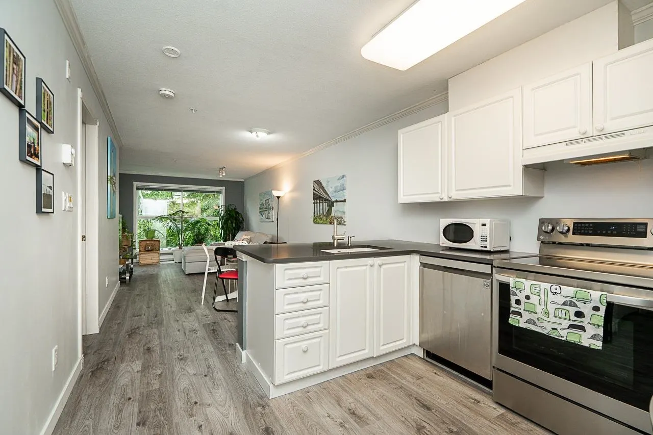 209 5880 Dover Crescent