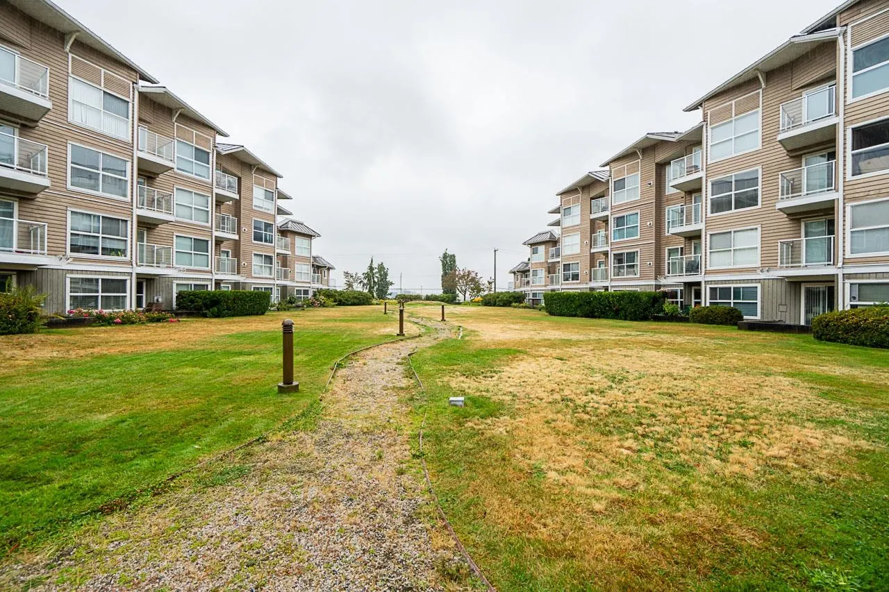 209 5880 Dover Crescent