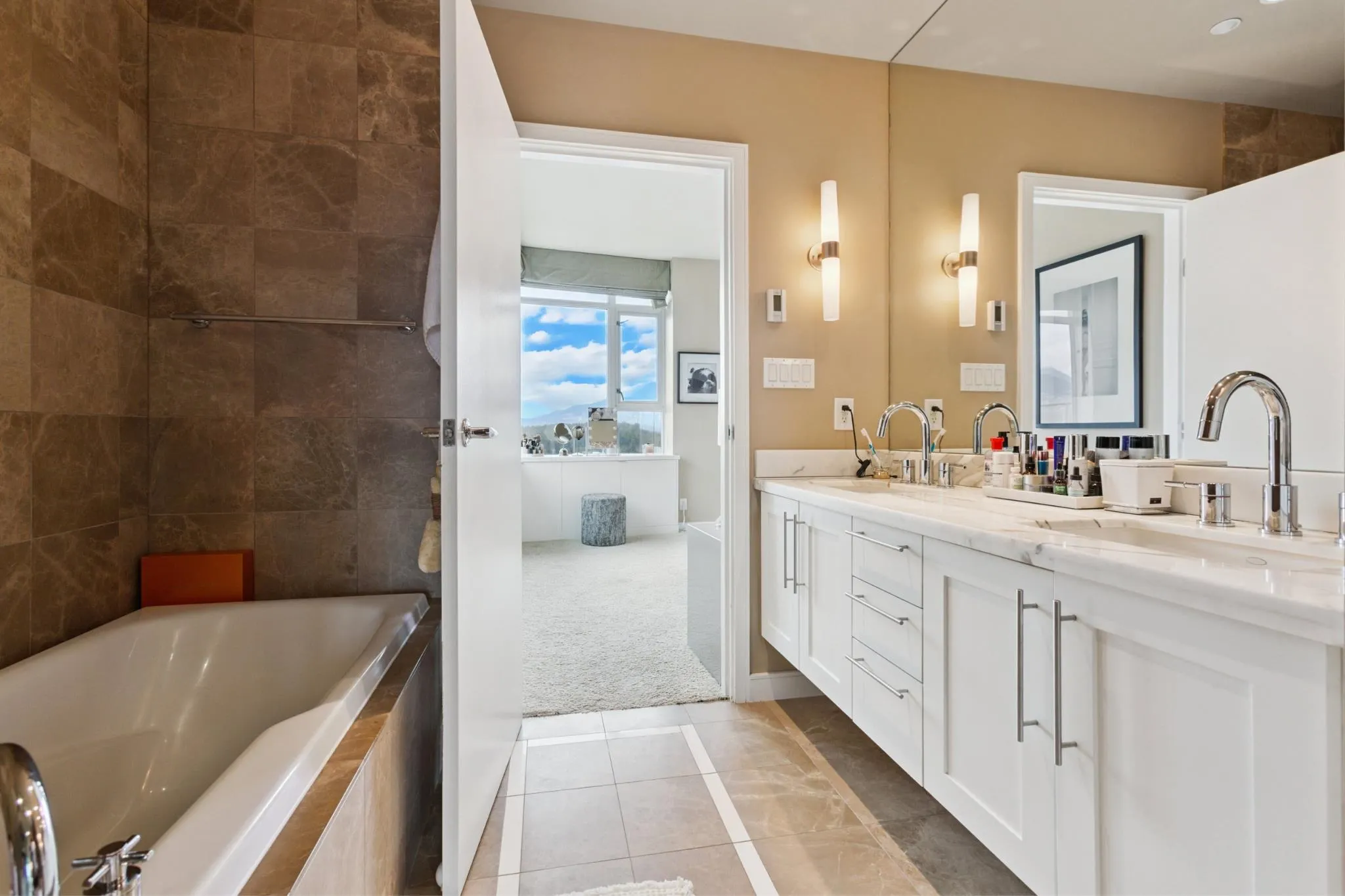 PH2501 1616 Bayshore Drive