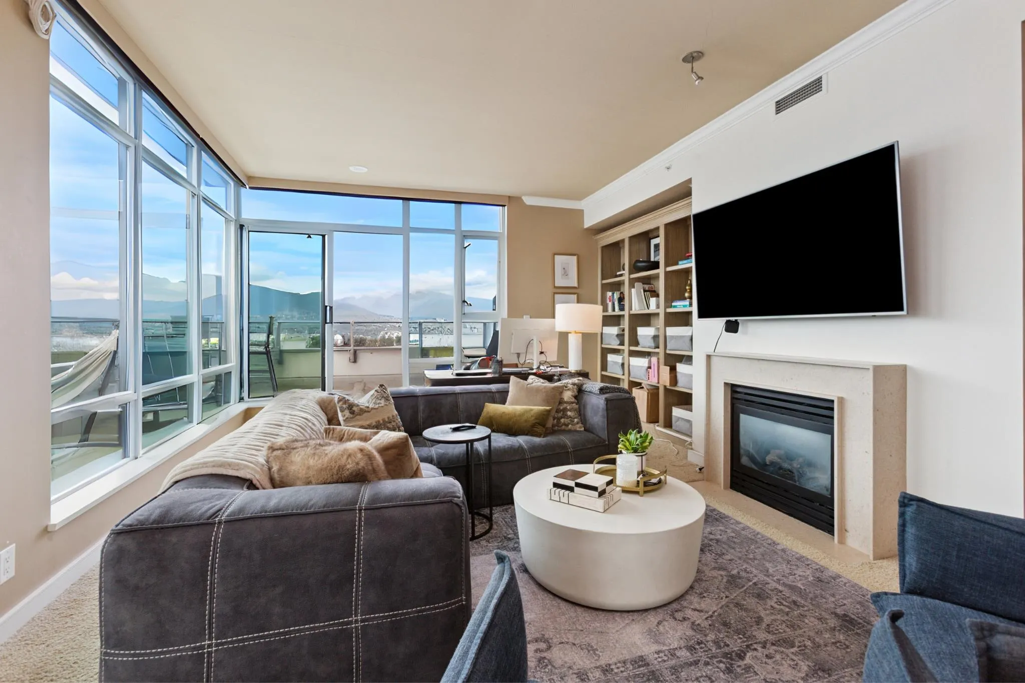PH2501 1616 Bayshore Drive