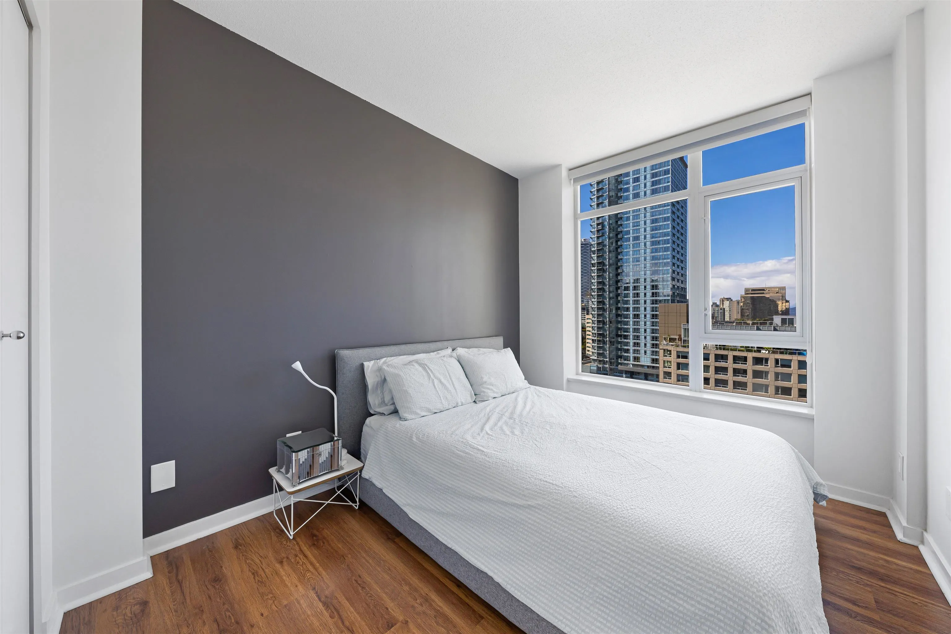 1502 480 Robson Street