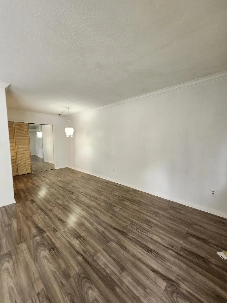 121 14159 104 Avenue
