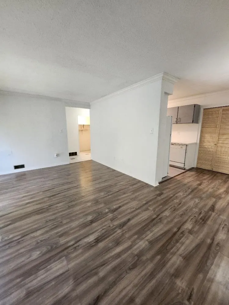121 14159 104 Avenue