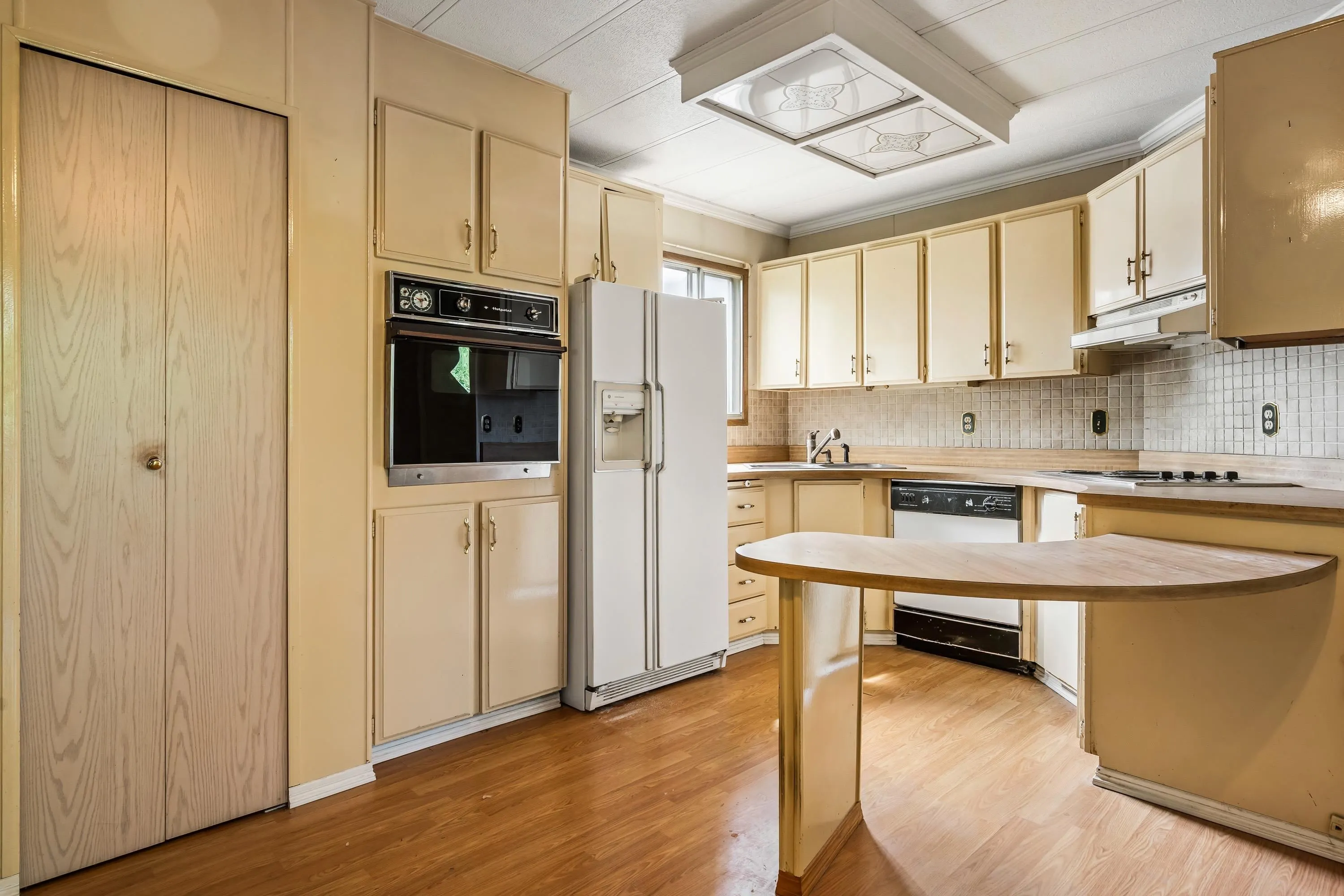 2 46484 Chilliwack Lake Road