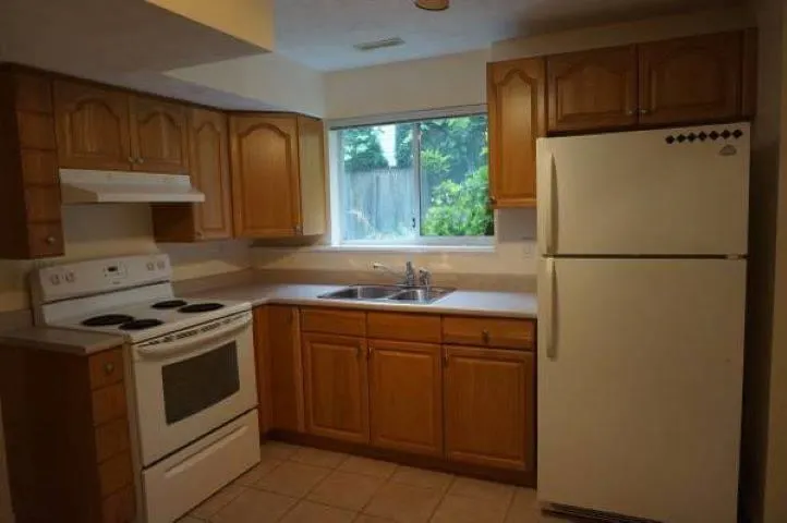 Lower 122 Linden Court