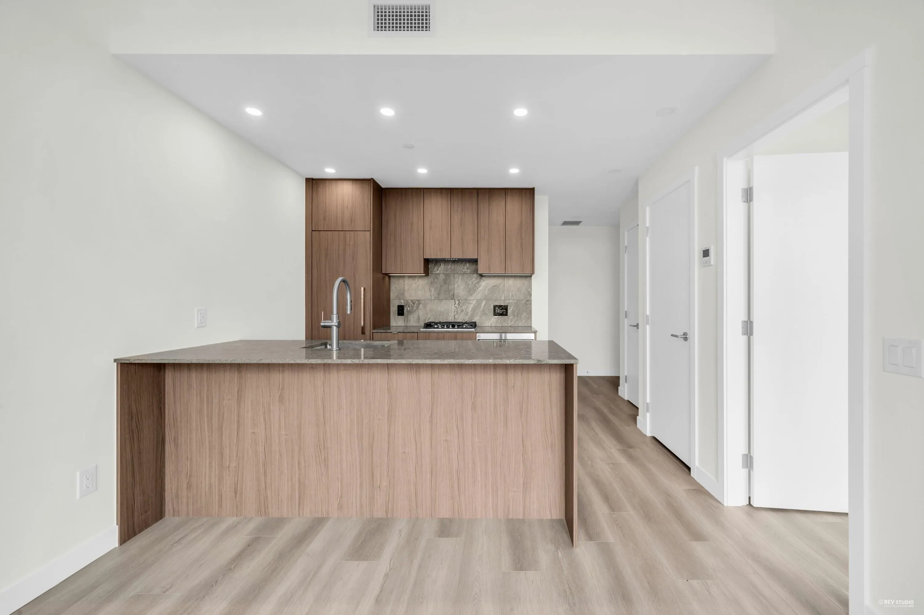 1608 626 Claremont Street
