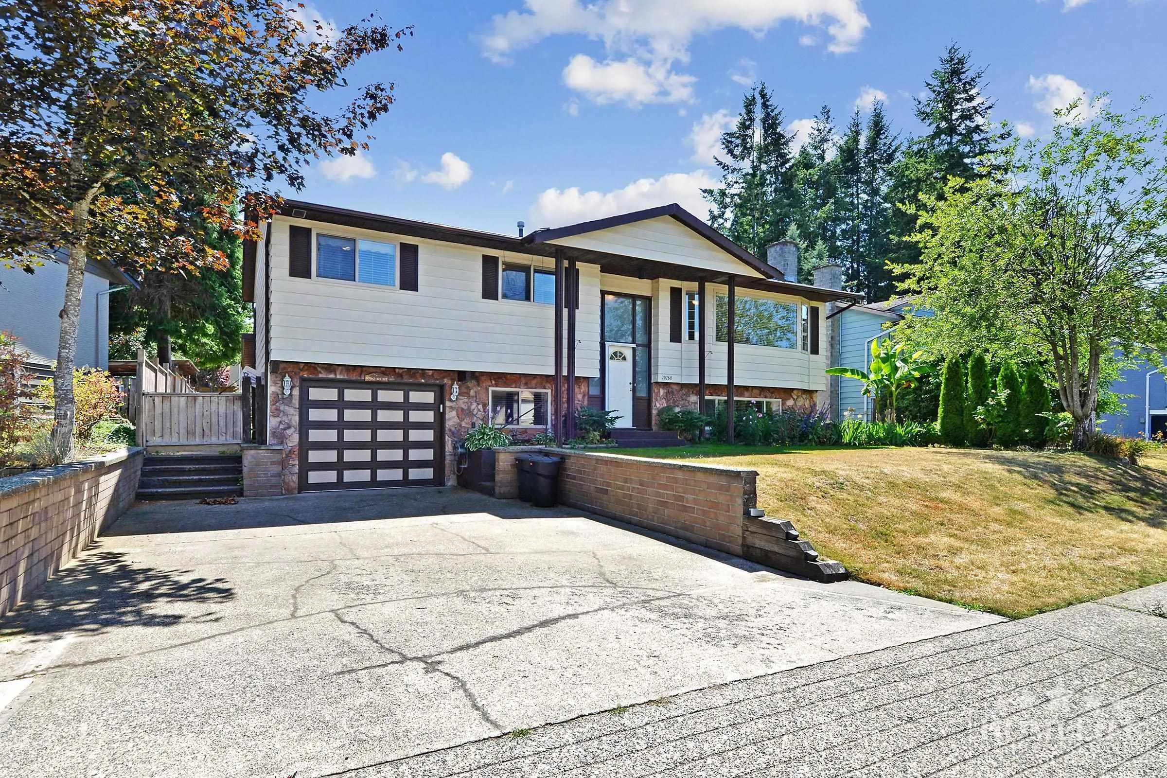 House 20260 47a Avenue