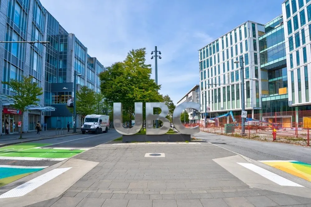 301 5775 Hampton Place