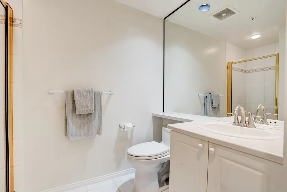 301 5775 Hampton Place