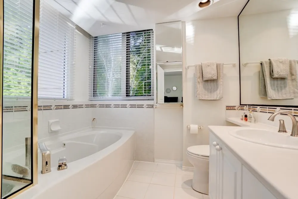 301 5775 Hampton Place