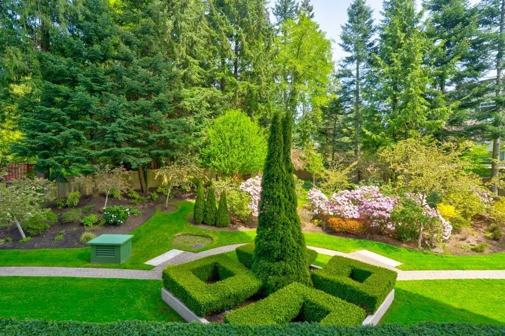 301 5775 Hampton Place