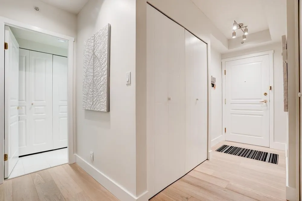 301 5775 Hampton Place