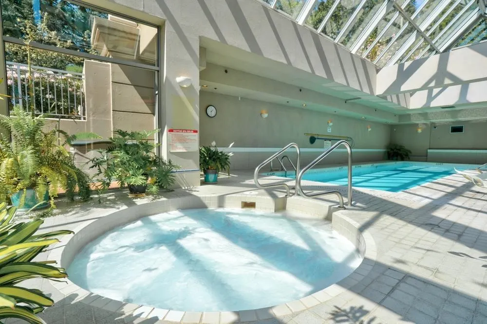 301 5775 Hampton Place