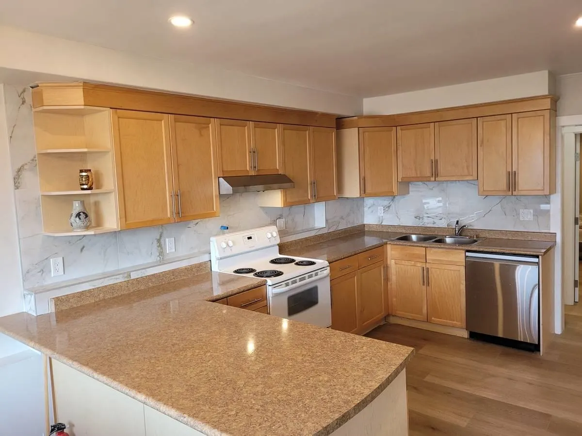 Lower 2177 Park Crescent