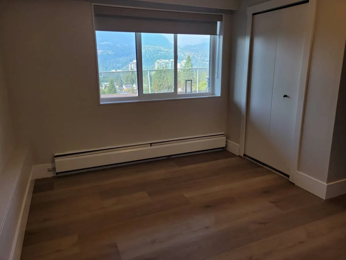 Lower 2177 Park Crescent