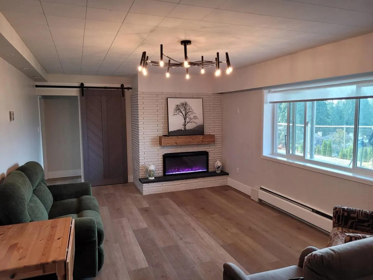 Lower 2177 Park Crescent